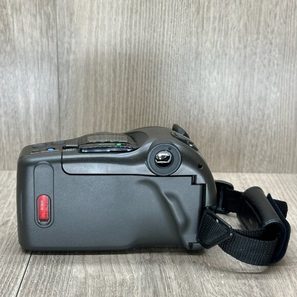 Olympus Infinity SuperZoom 330 AF Point & Shoot 38-105mm  Film Camera Tested - Picture 10 of 13